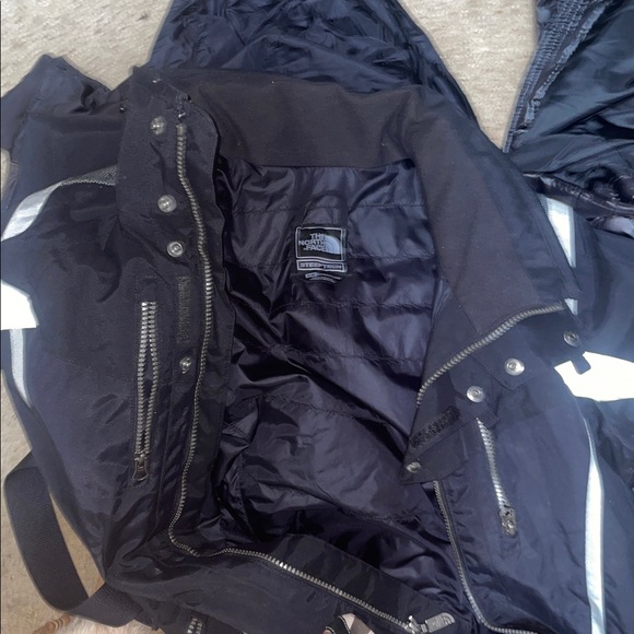 The North Face Men's Black and White Puffer Jacket - Picture 2 of 2